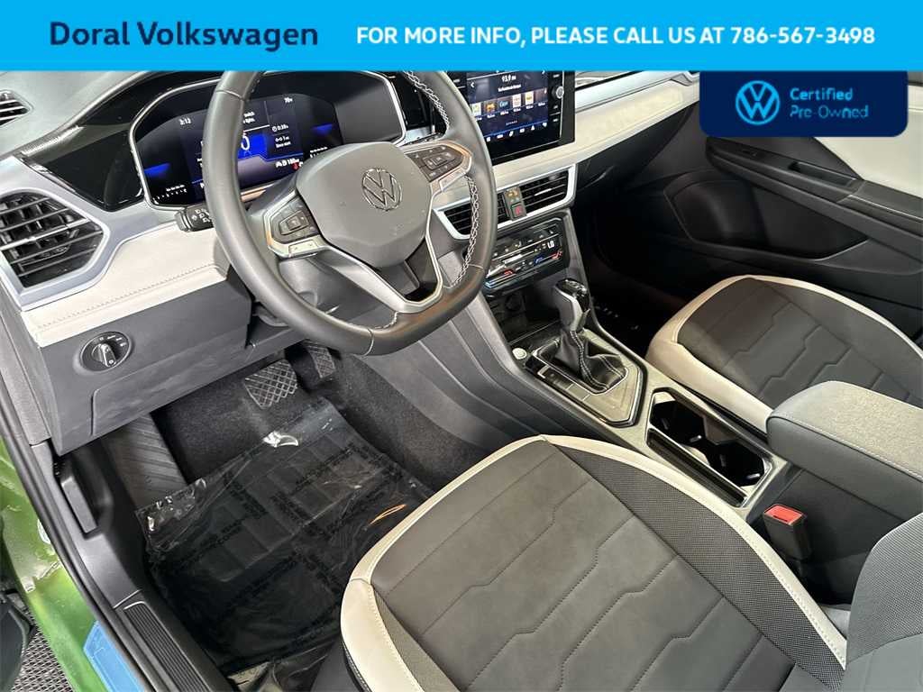 2025 Volkswagen Taos SE