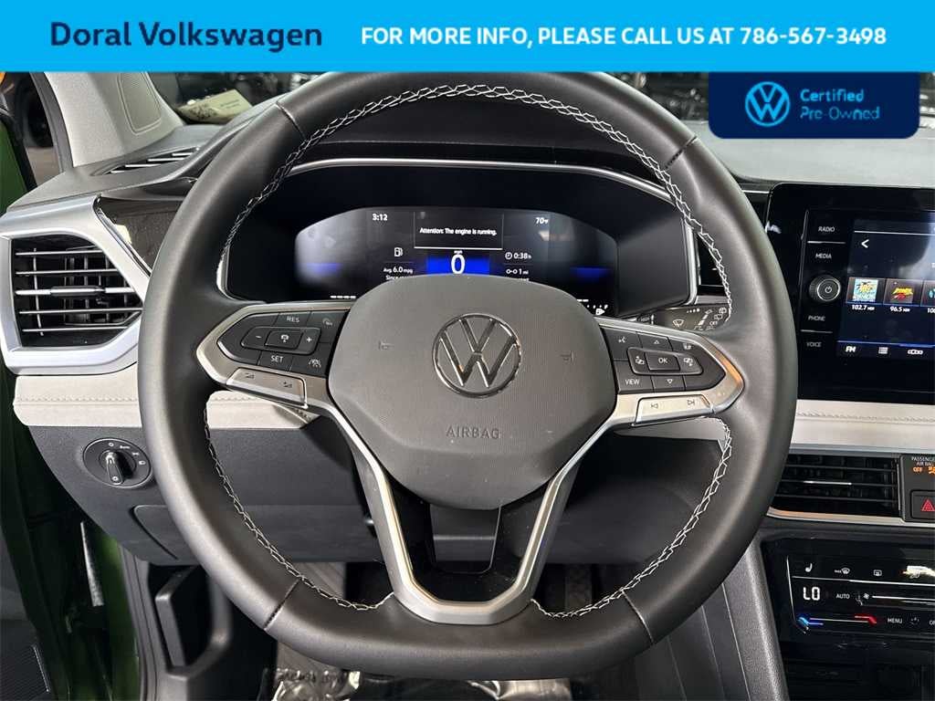 2025 Volkswagen Taos SE