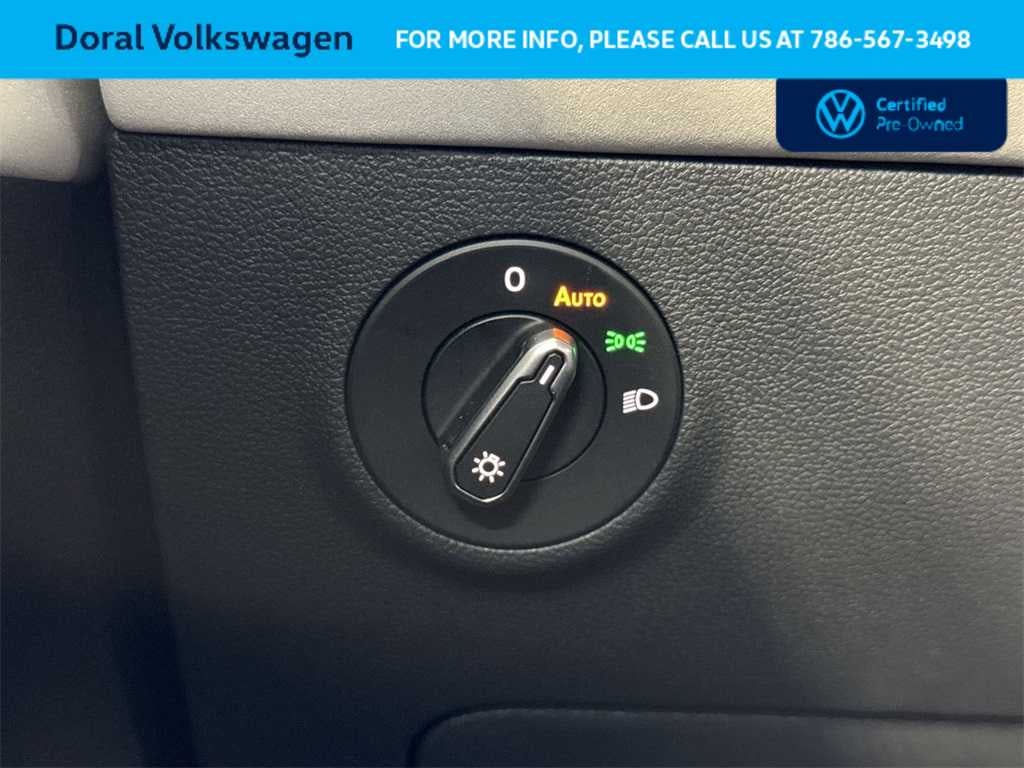 2025 Volkswagen Taos SE