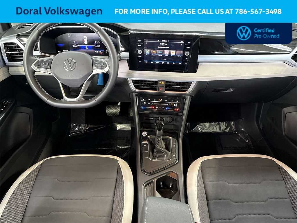 2025 Volkswagen Taos SE