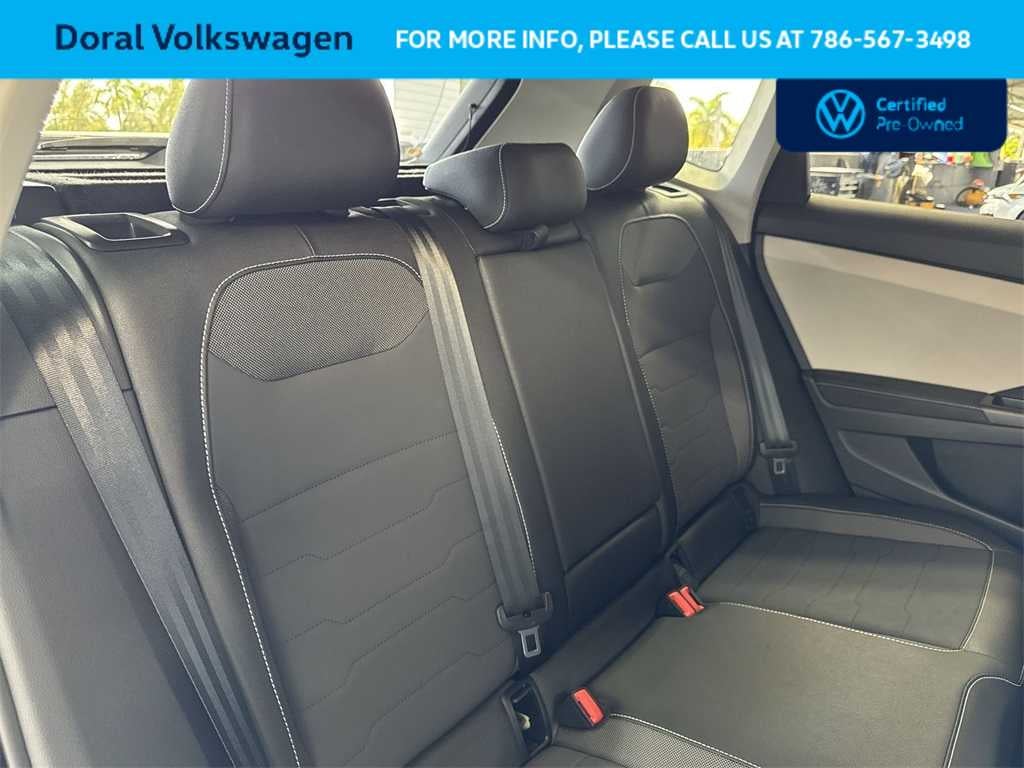 2025 Volkswagen Taos SE