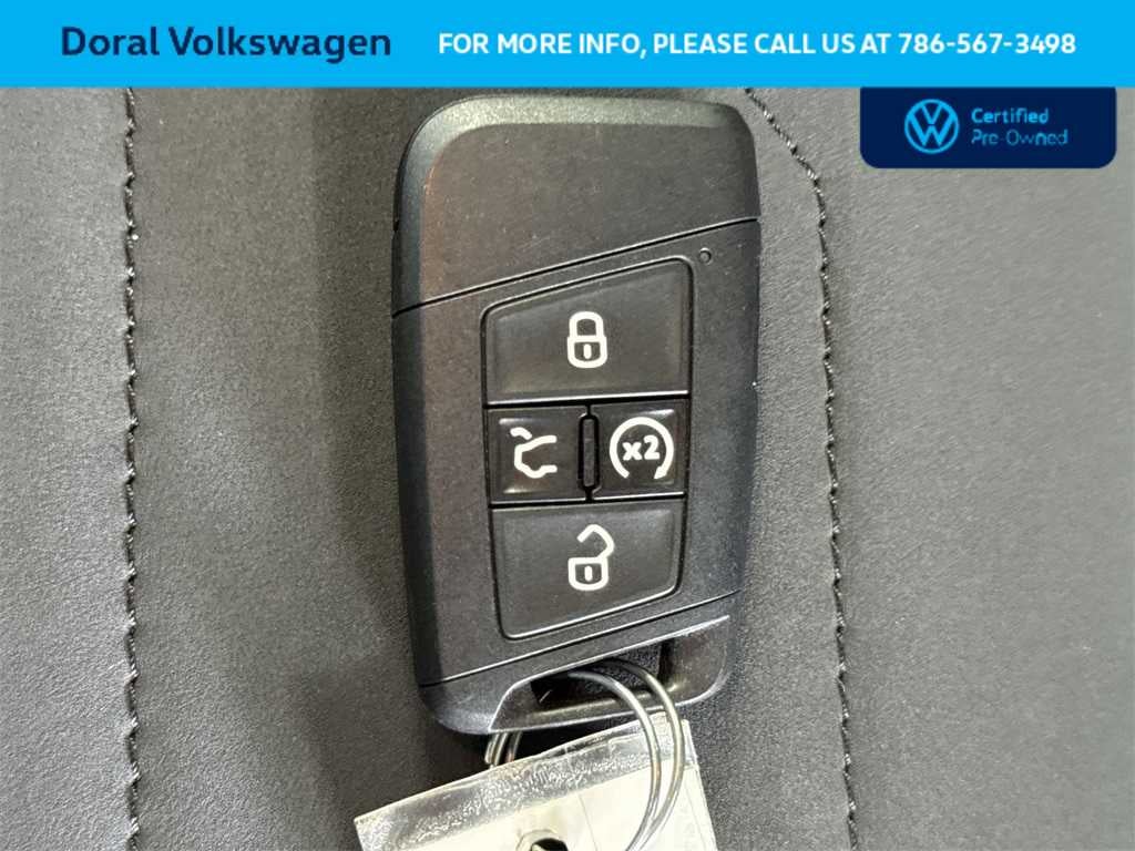 2025 Volkswagen Taos SE