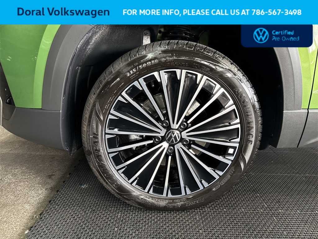 2025 Volkswagen Taos SE