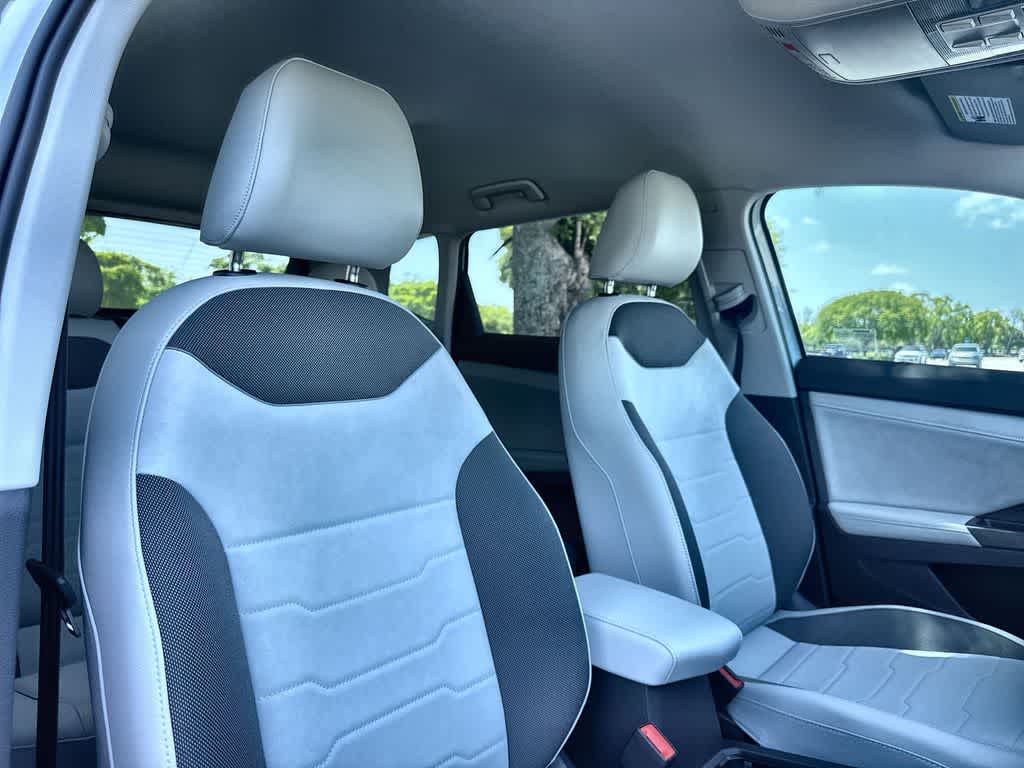 2026 Volkswagen Taos SE