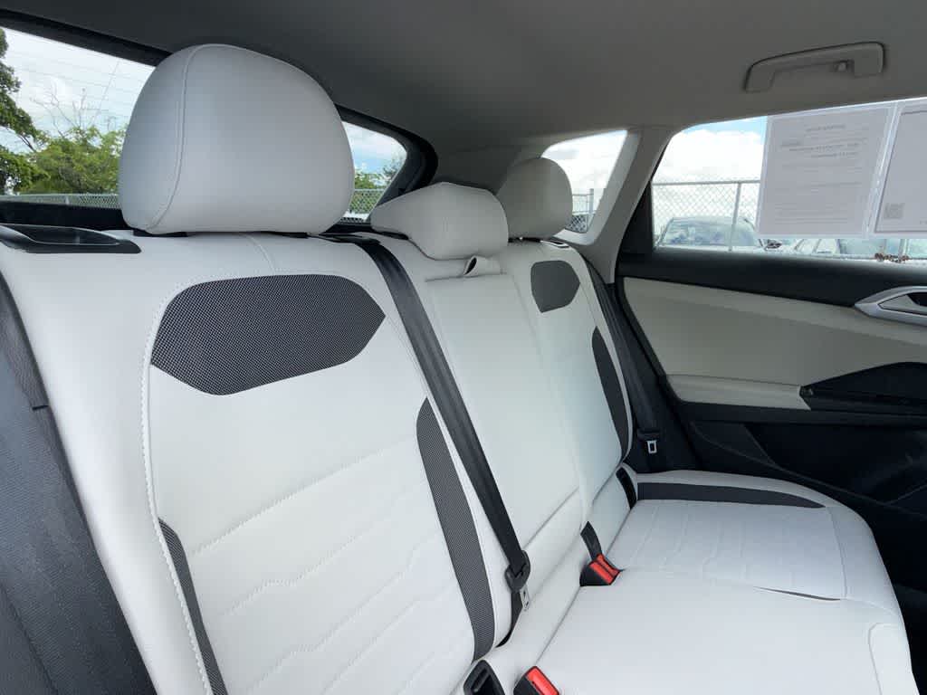 2026 Volkswagen Taos SE