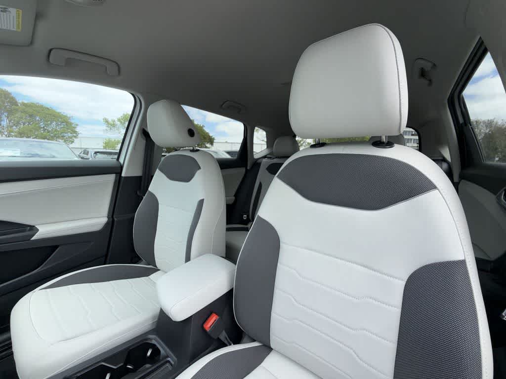 2026 Volkswagen Taos SE