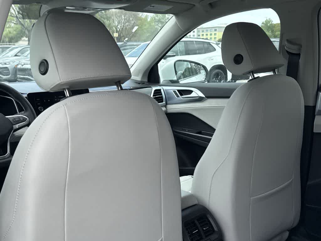 2026 Volkswagen Taos SE