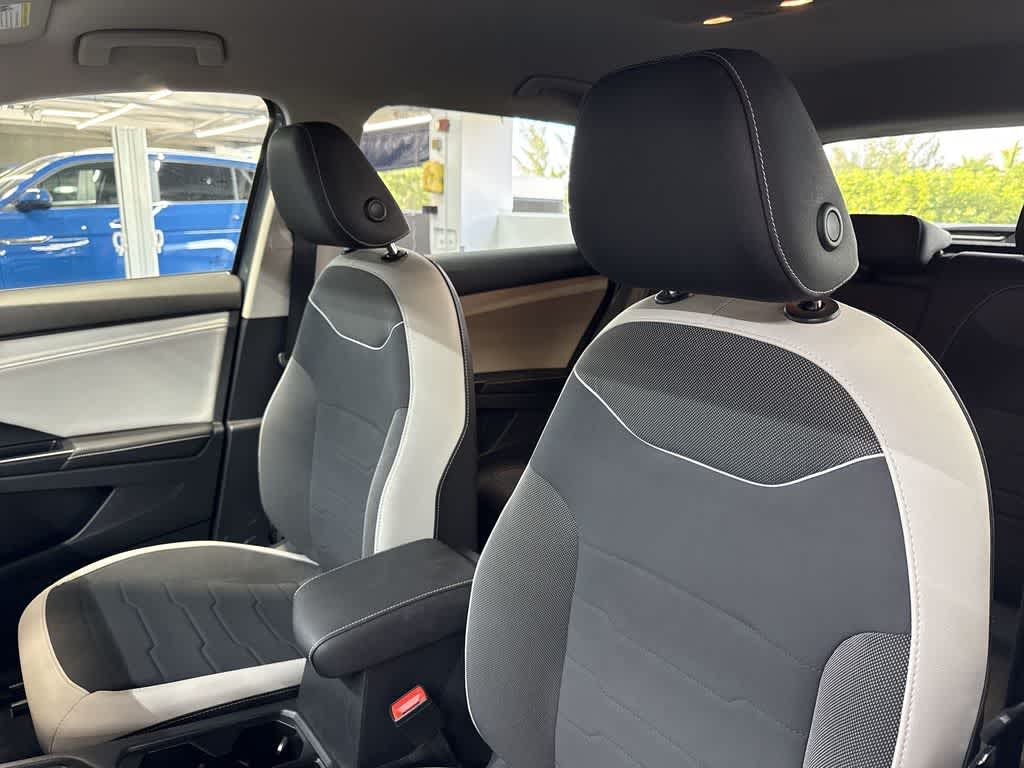 2026 Volkswagen Taos SE