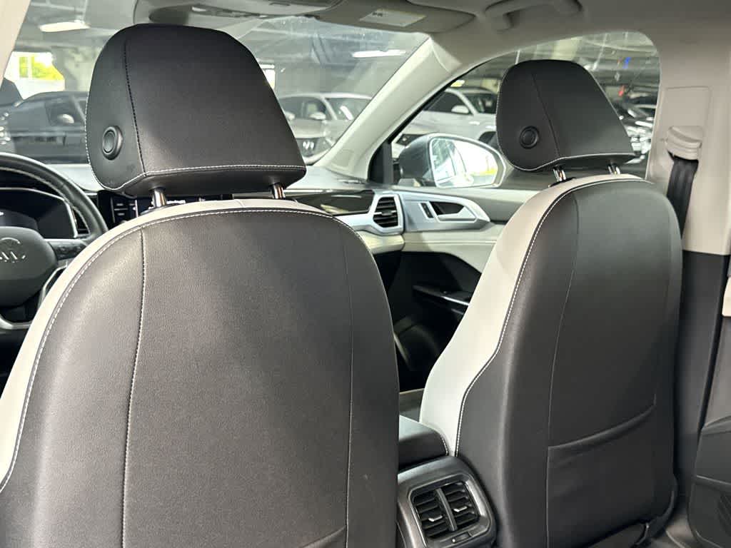 2026 Volkswagen Taos SE