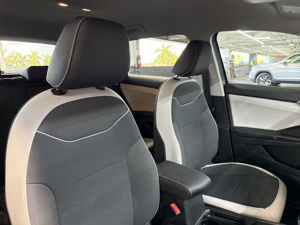 2026 Volkswagen Taos SE