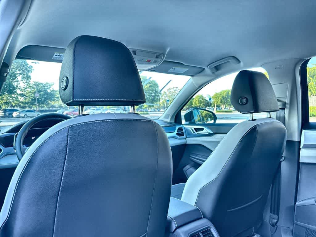2026 Volkswagen Taos SE