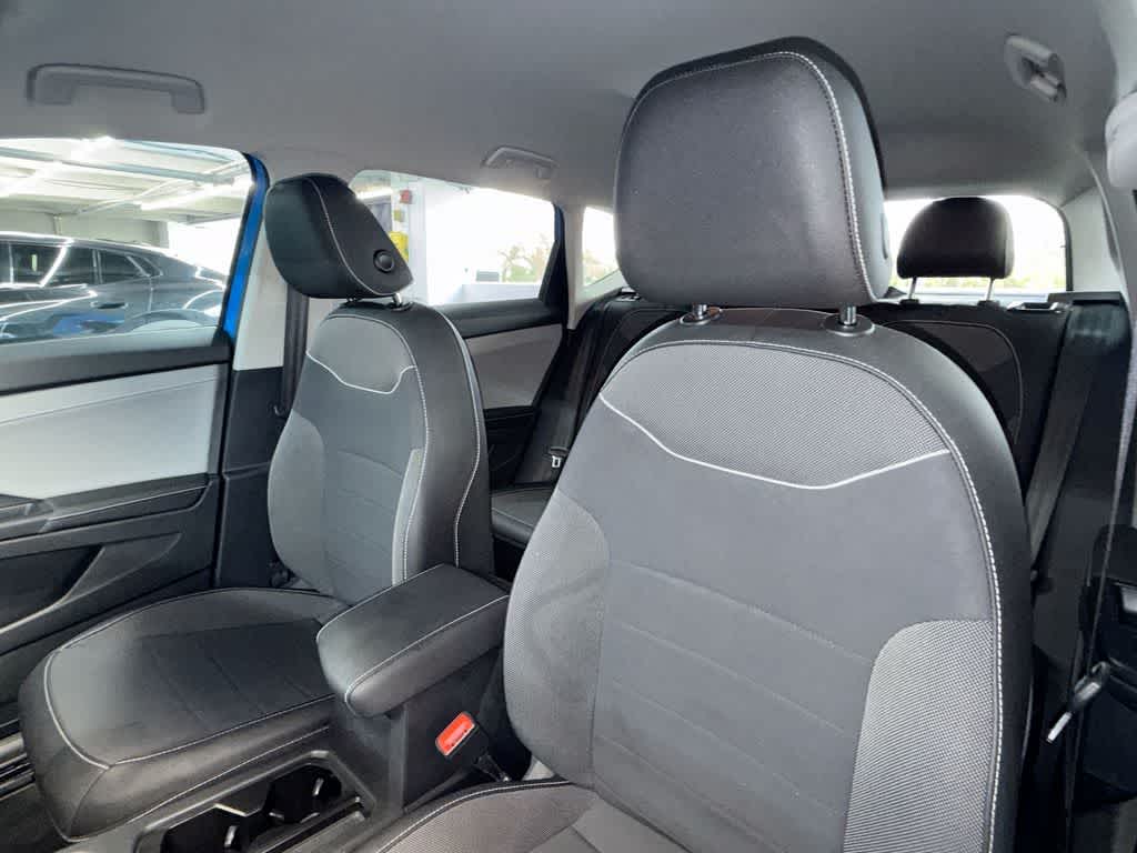 2024 Volkswagen Taos SE