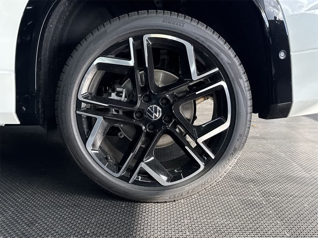 2026 Volkswagen Tiguan SEL R-Line Turbo