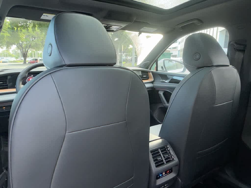 2026 Volkswagen Tiguan SEL R-Line Turbo
