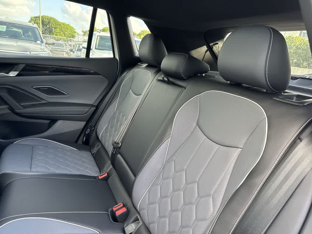 2026 Volkswagen Tiguan SEL R-Line Turbo