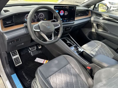 2026 Volkswagen Tiguan SEL R-Line Turbo