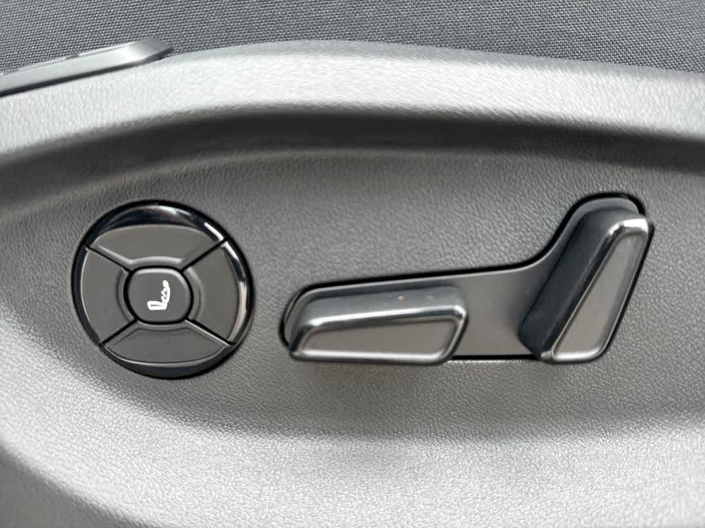 2026 Volkswagen Tiguan SEL R-Line Turbo