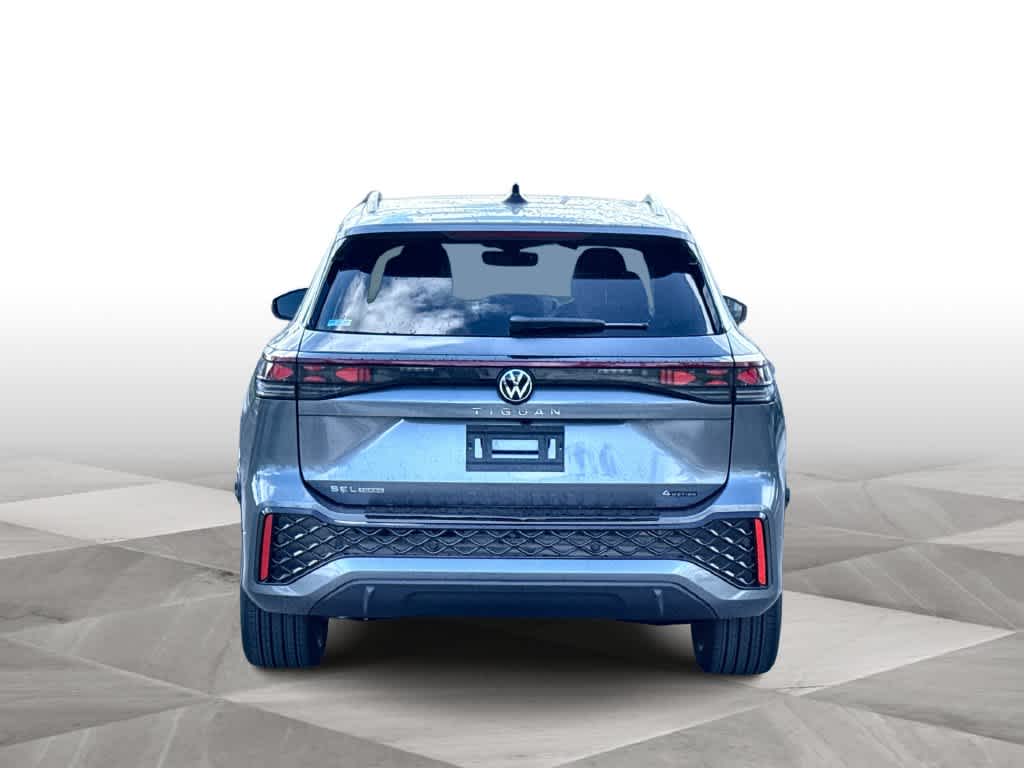 2027 Volkswagen Tiguan SEL R-Line Turbo