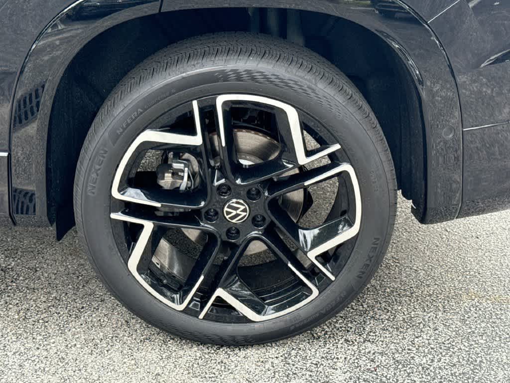 2026 Volkswagen Tiguan SEL R-Line Turbo
