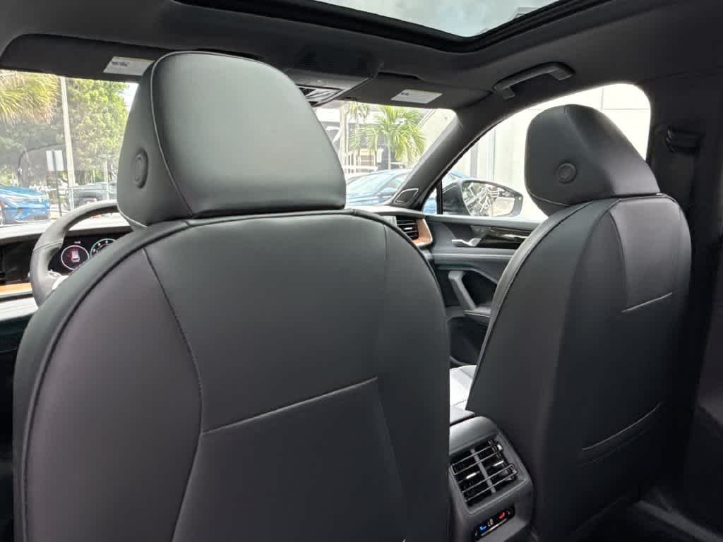 2026 Volkswagen Tiguan SEL R-Line Turbo