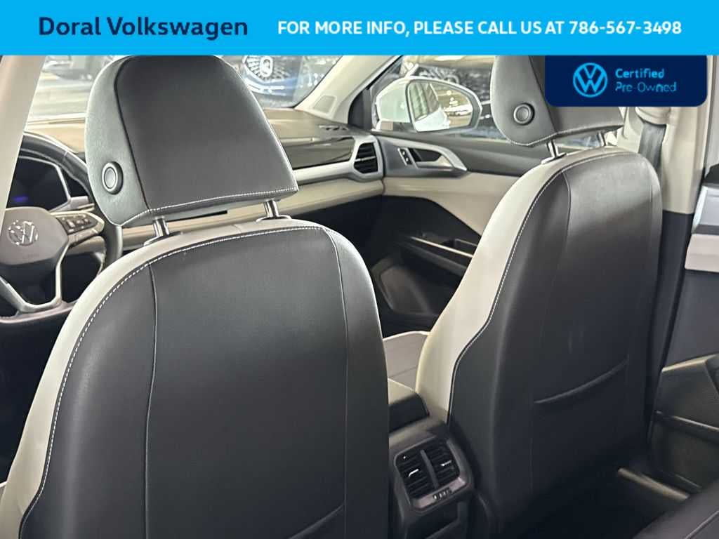 2025 Volkswagen Taos SE