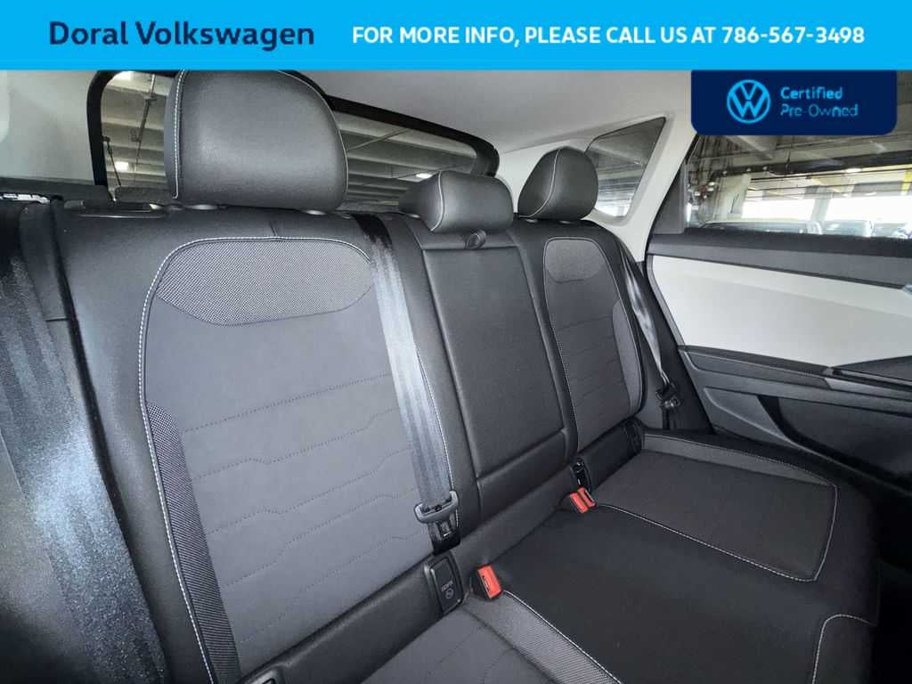 2025 Volkswagen Taos SE