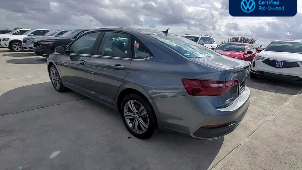 2024 Volkswagen Jetta SE