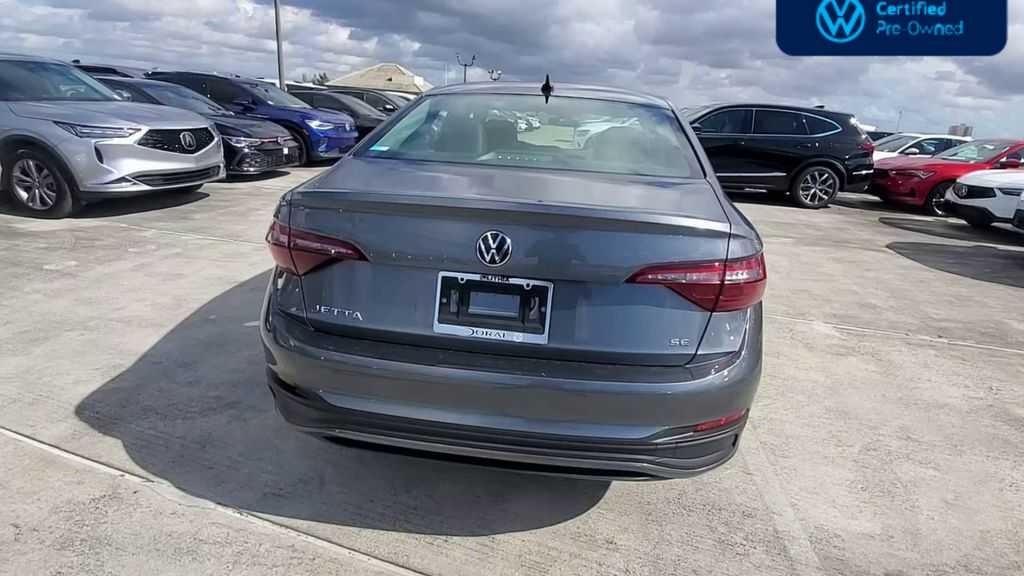 2024 Volkswagen Jetta SE