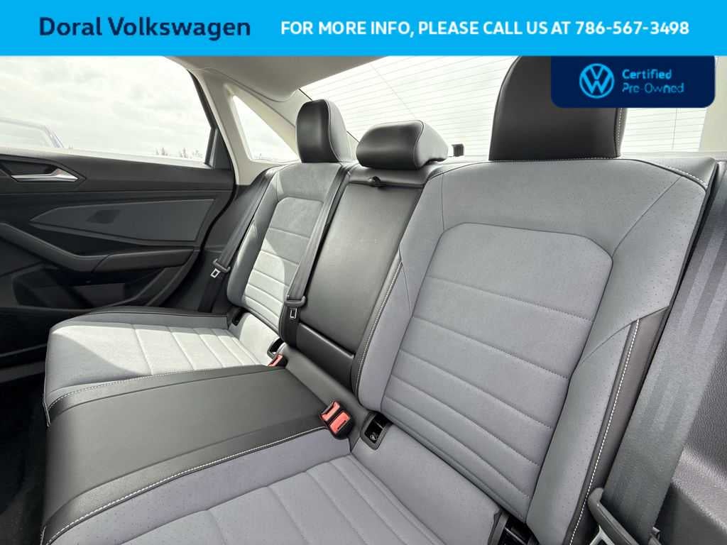 2025 Volkswagen Jetta SE