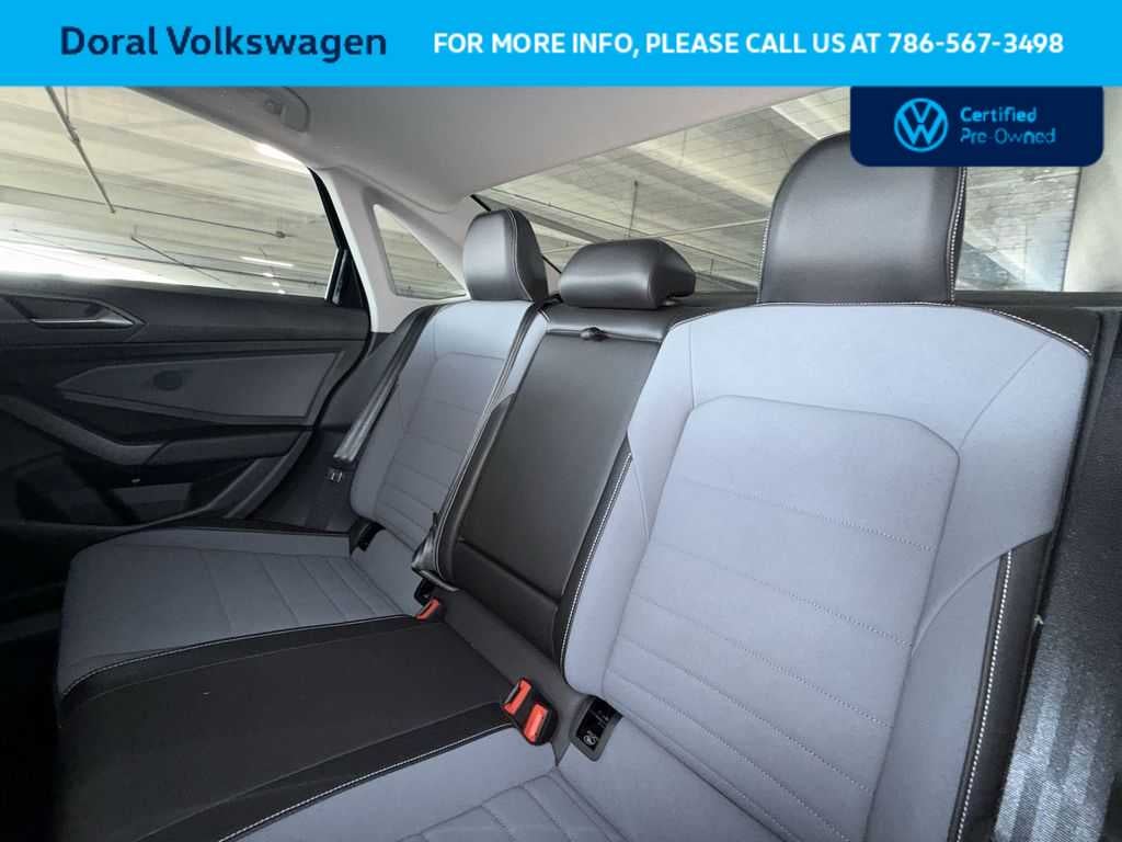 2025 Volkswagen Jetta SE