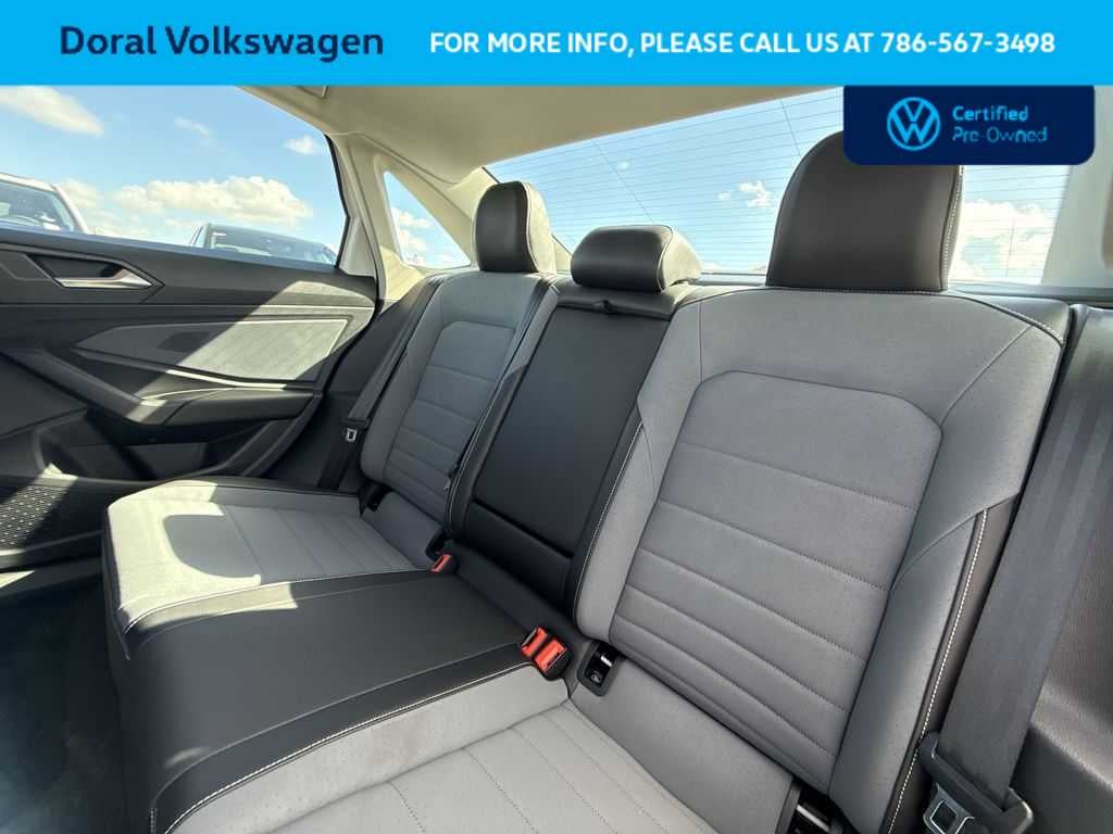 2025 Volkswagen Jetta SE