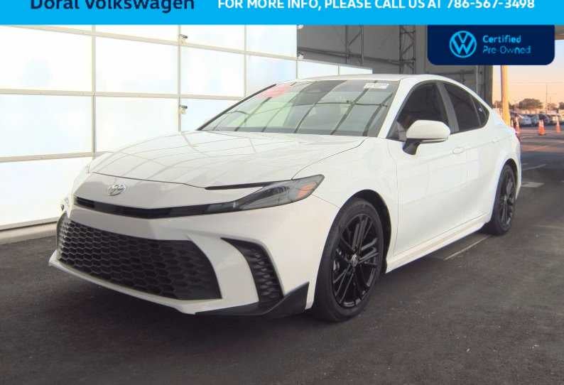 2025 Toyota Camry SE