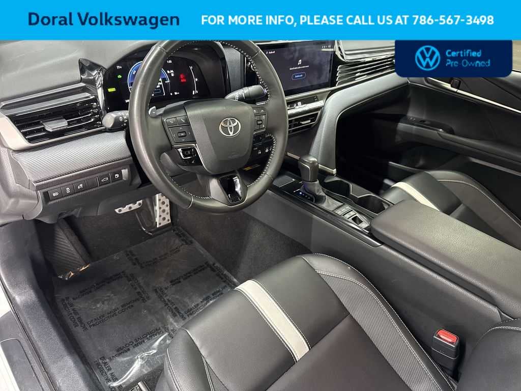 2025 Toyota Camry SE