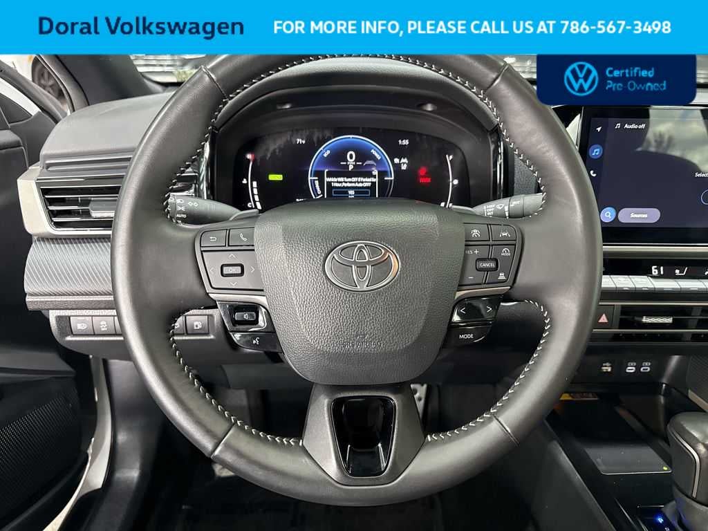 2025 Toyota Camry SE