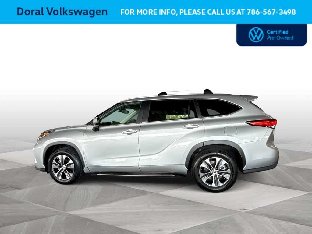 2023 Toyota Highlander XLE
