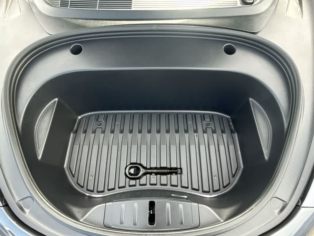 2023 Tesla Model 3 RWD