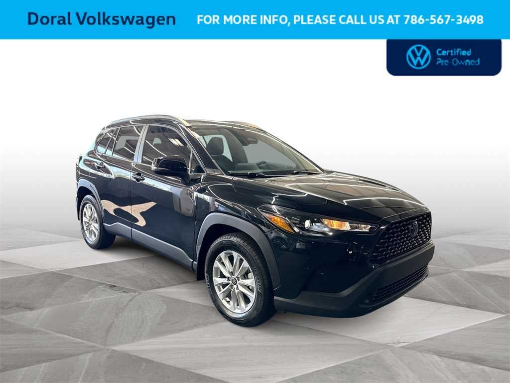 2025 Toyota Corolla Cross LE