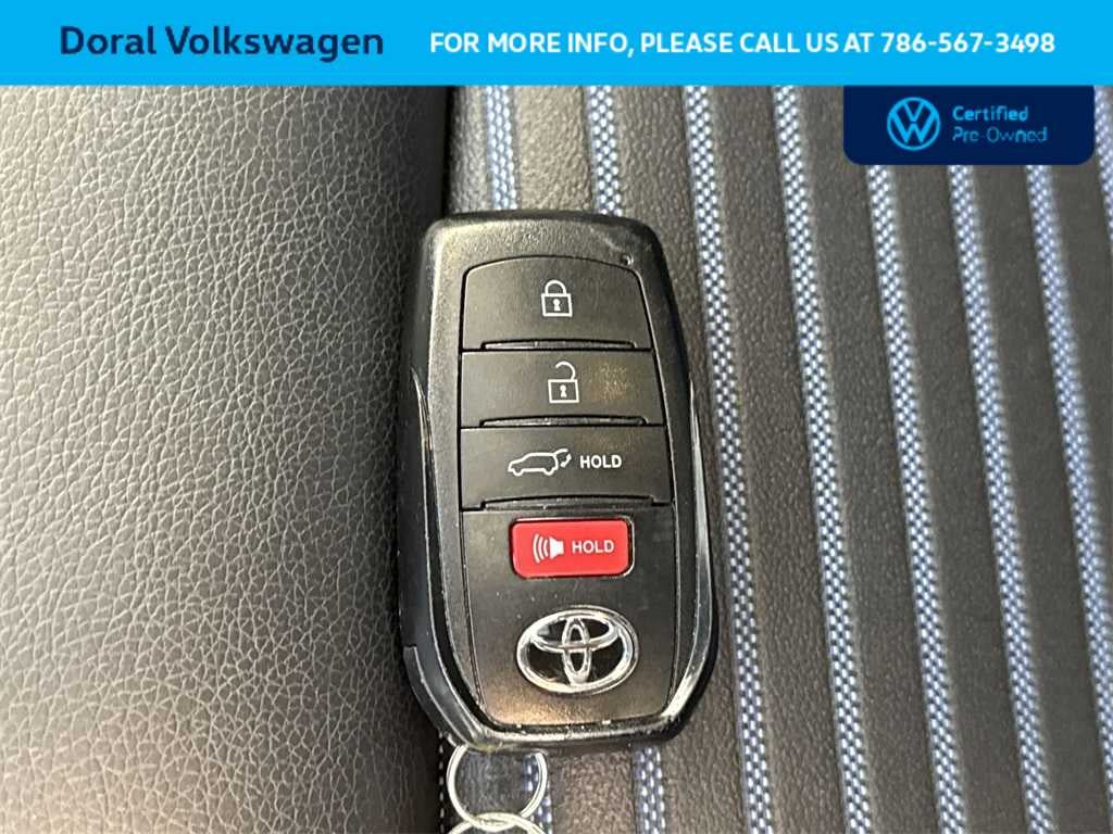 2024 Toyota Corolla Cross Hybrid XSE