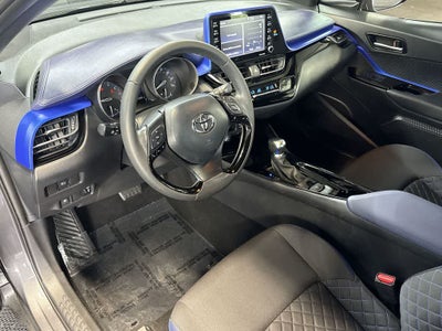 2022 Toyota C-HR XLE