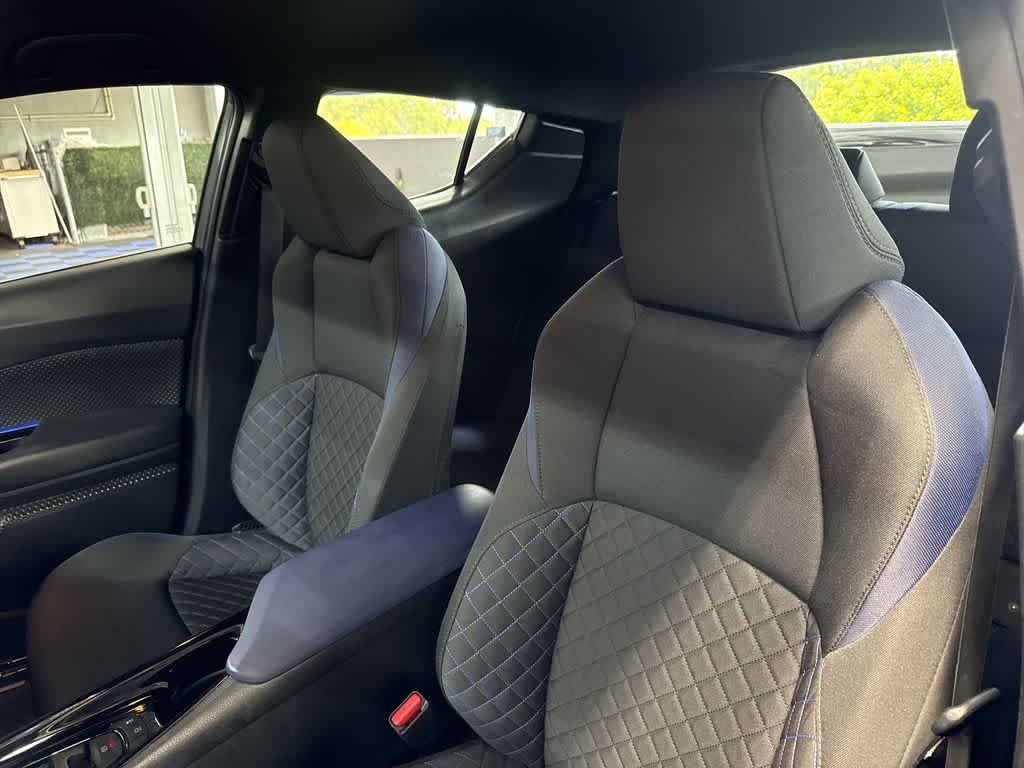 2022 Toyota C-HR XLE
