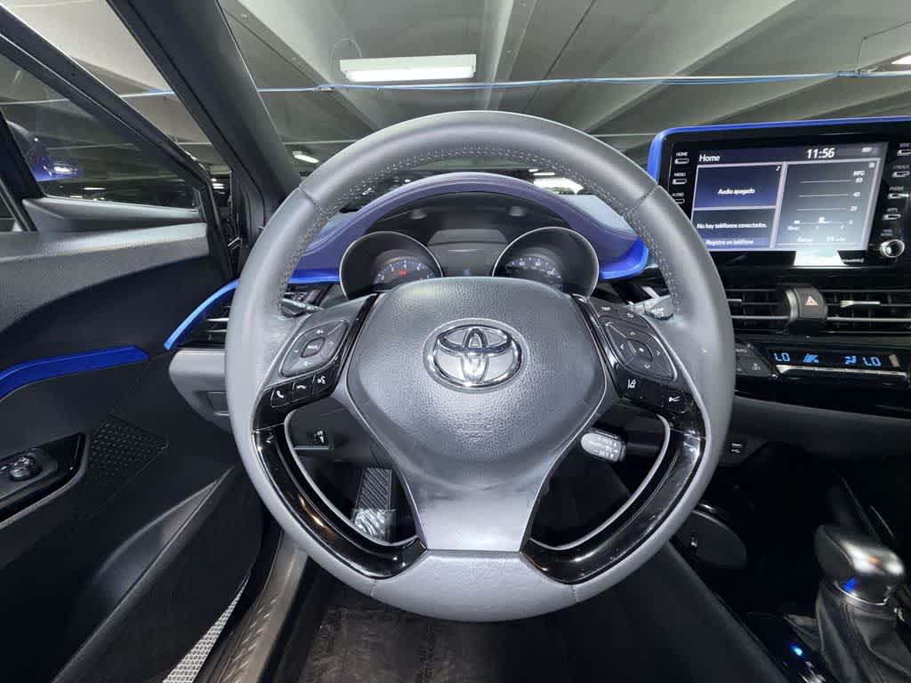 2022 Toyota C-HR XLE