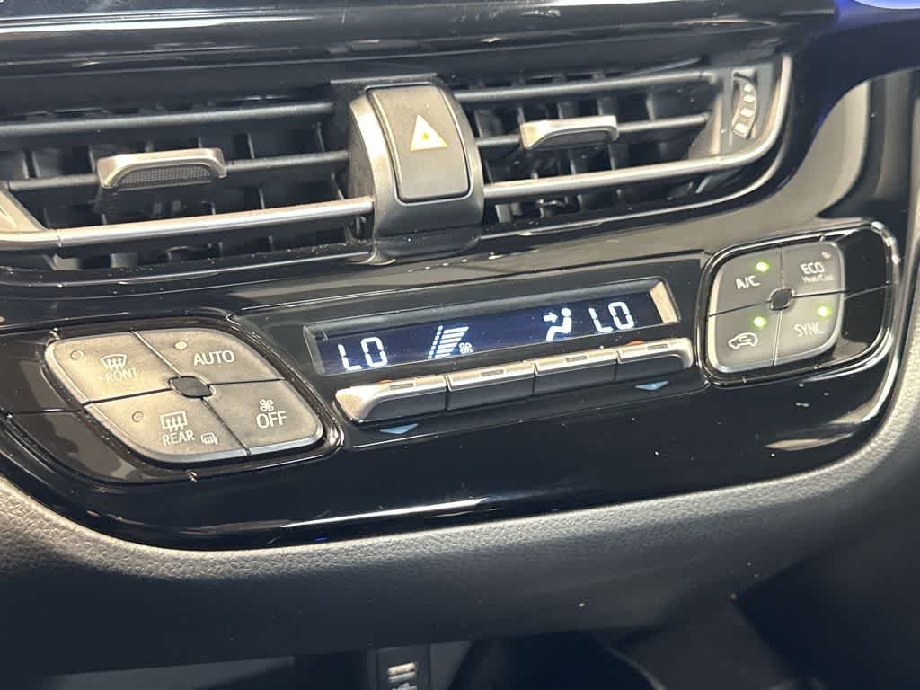 2022 Toyota C-HR XLE