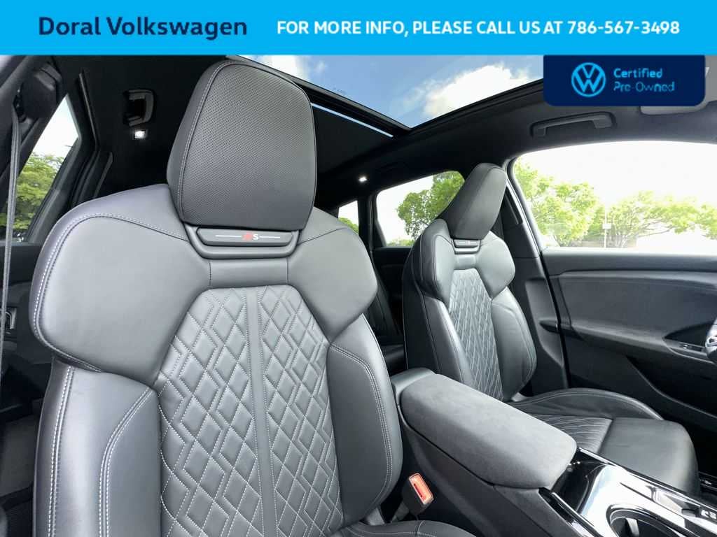 2025 Audi SQ6 e-tron Prestige