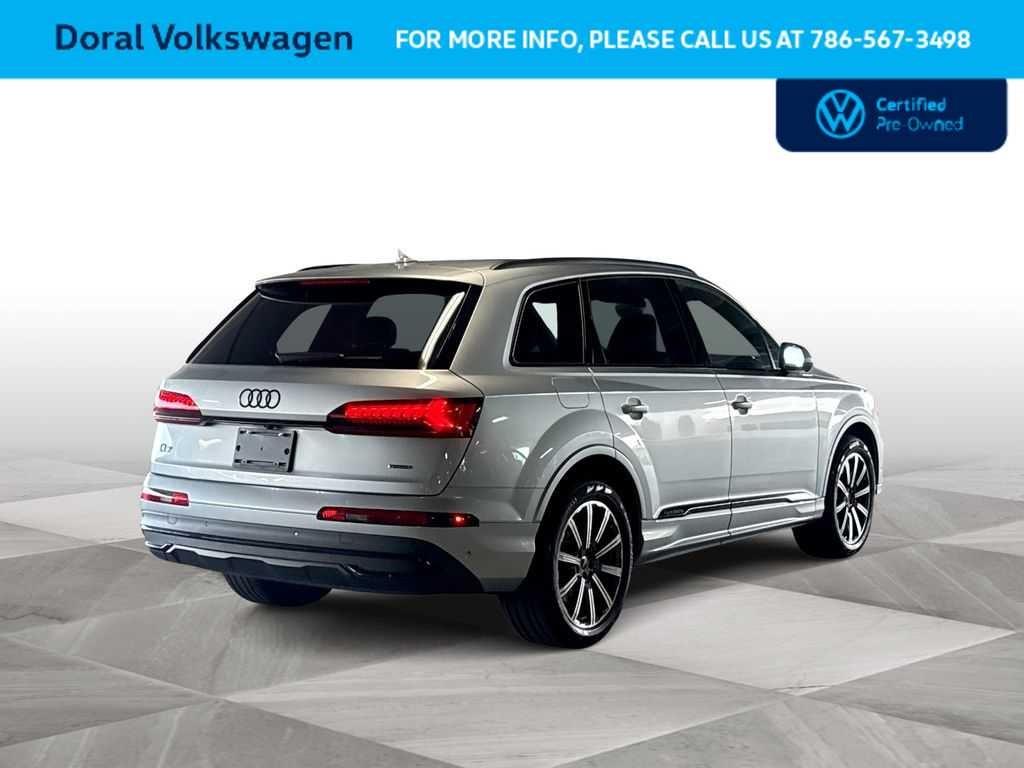 2023 Audi Q7 Premium Plus