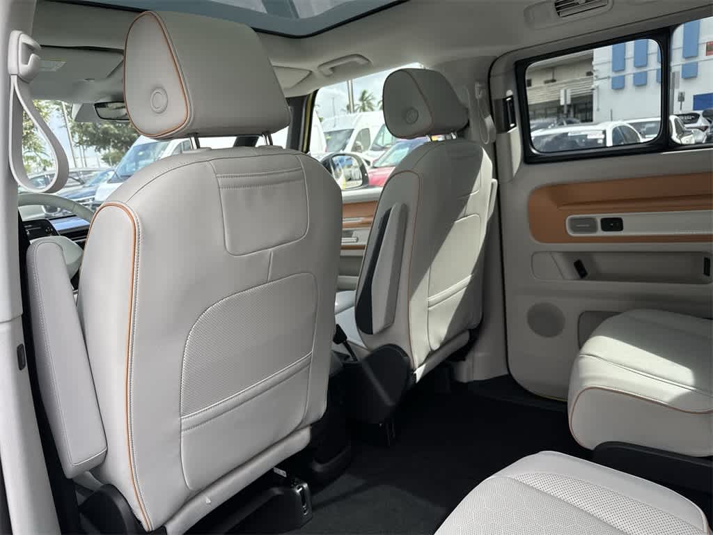 2025 Volkswagen ID. Buzz Pro S Plus