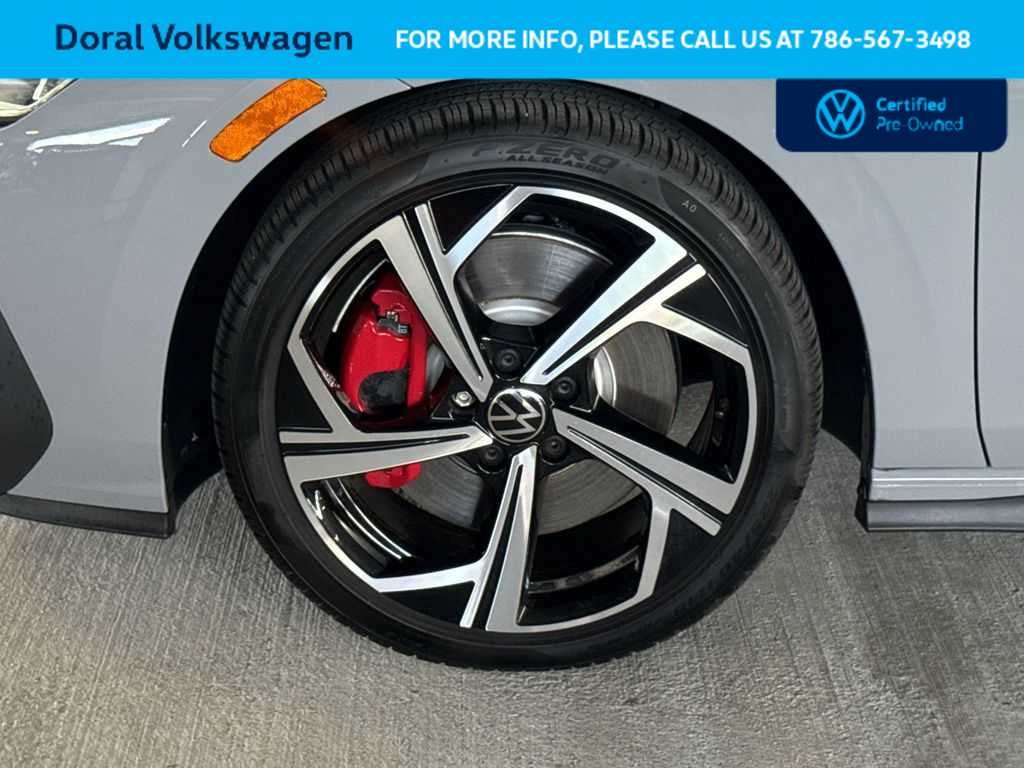 2025 Volkswagen Golf GTI SE