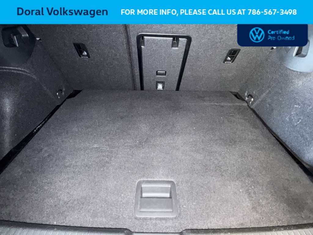 2025 Volkswagen Golf GTI SE